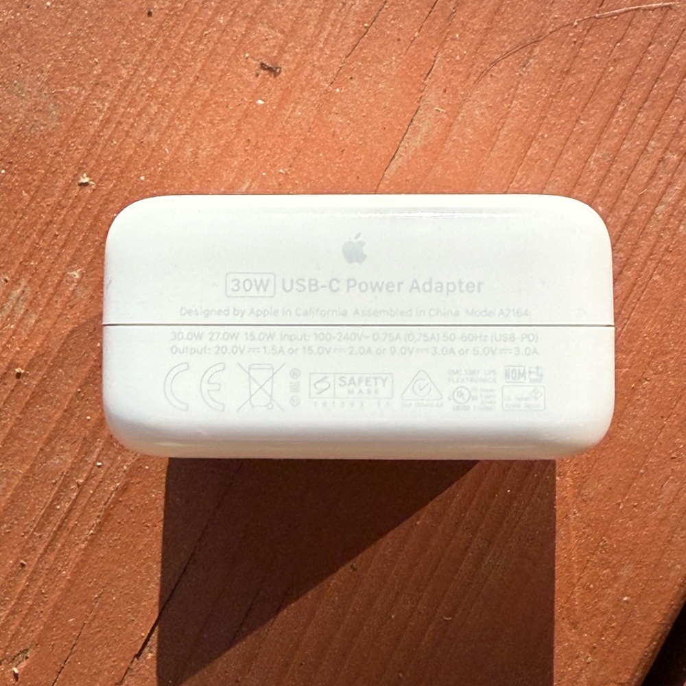 NEW Apple 30W USB-C Power Adapter